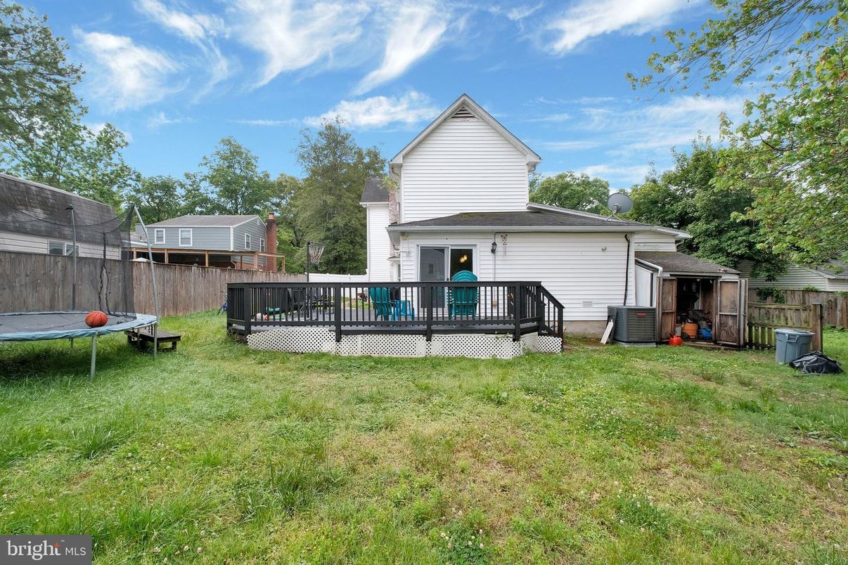 Backyard, Exterior, Playground, Pool