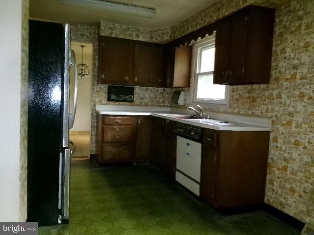 Interior, Kitchen, Pendant Lights, Stone Walls