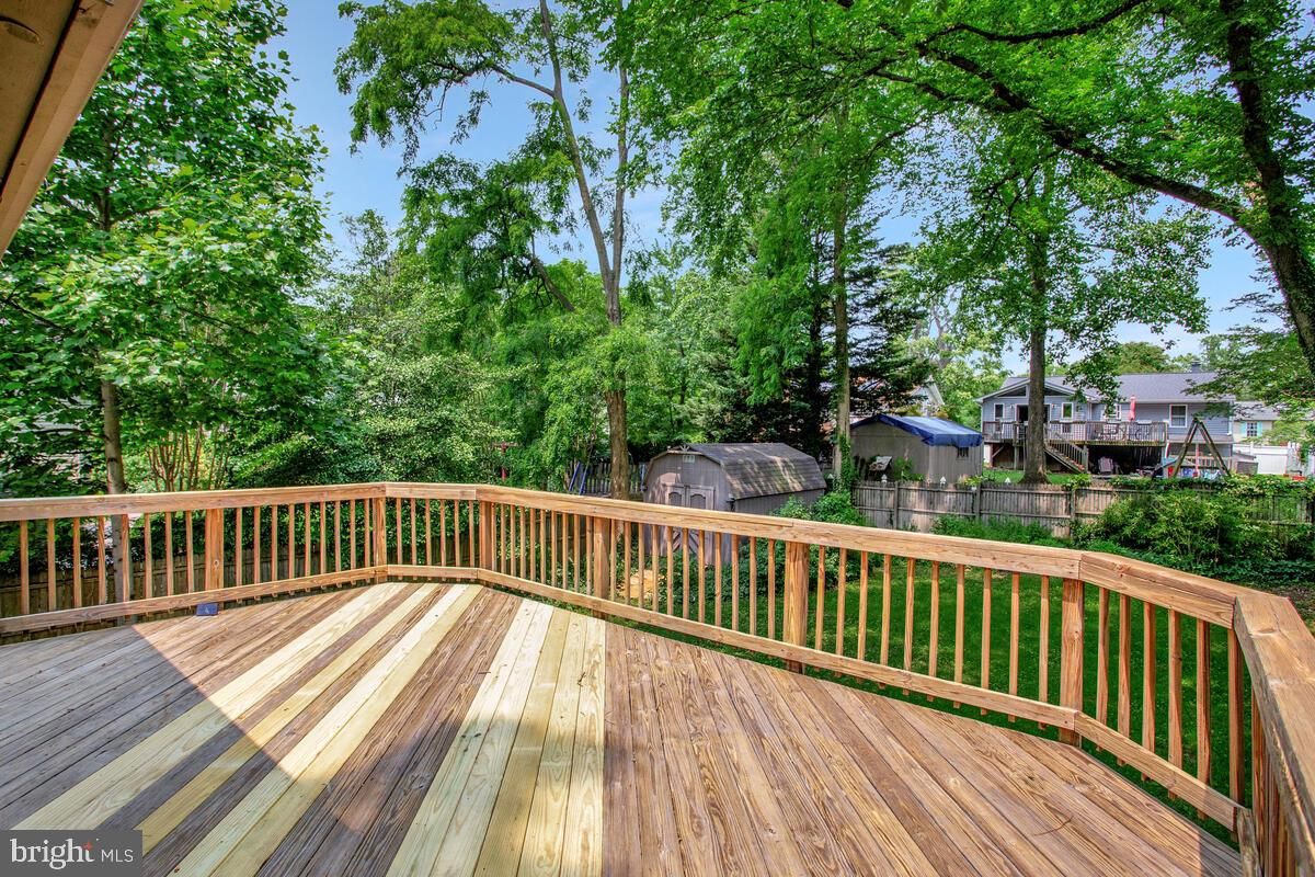 Exterior, Wood Texture Flooring