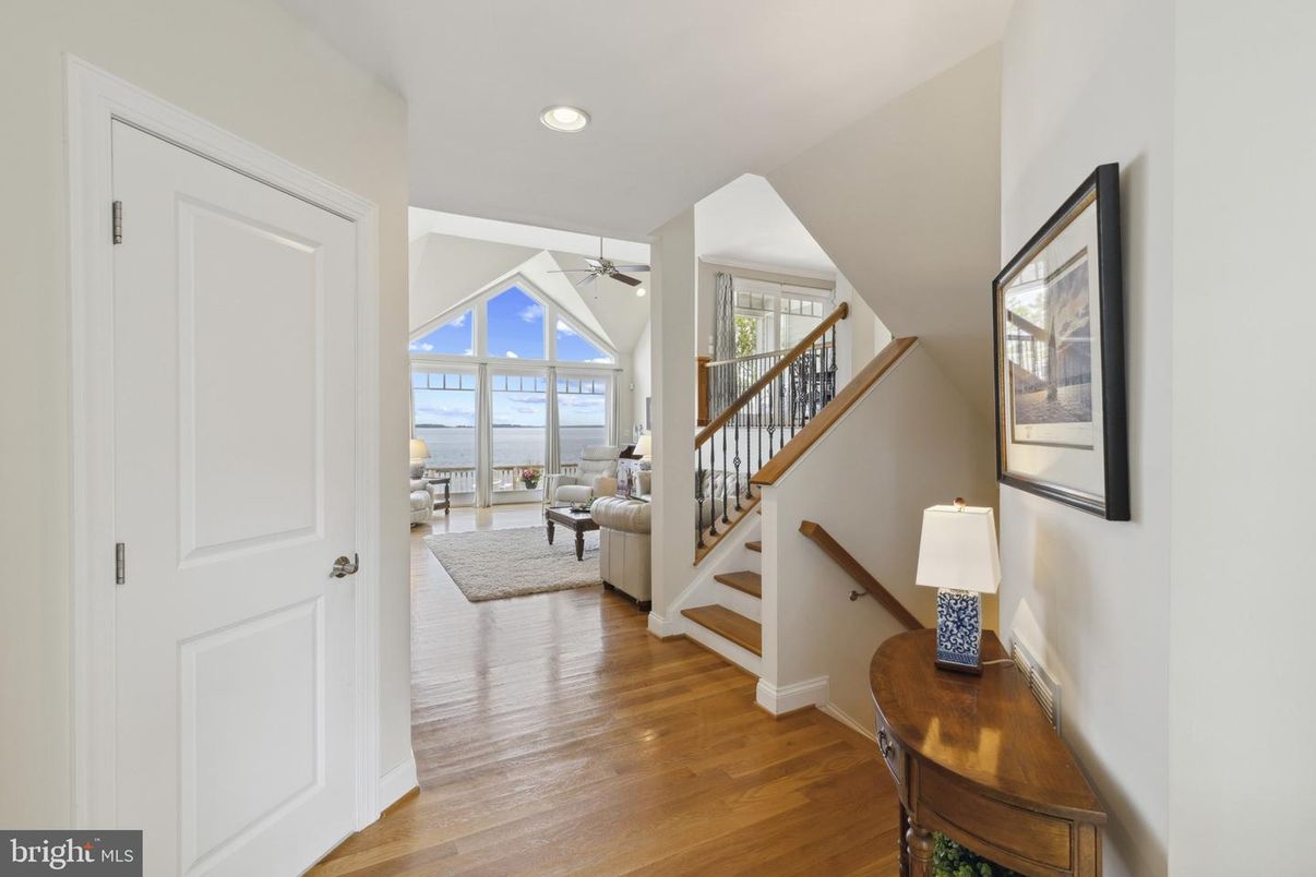 Interior, Living room, Recessed Lighting, Water, Wood Texture Flooring