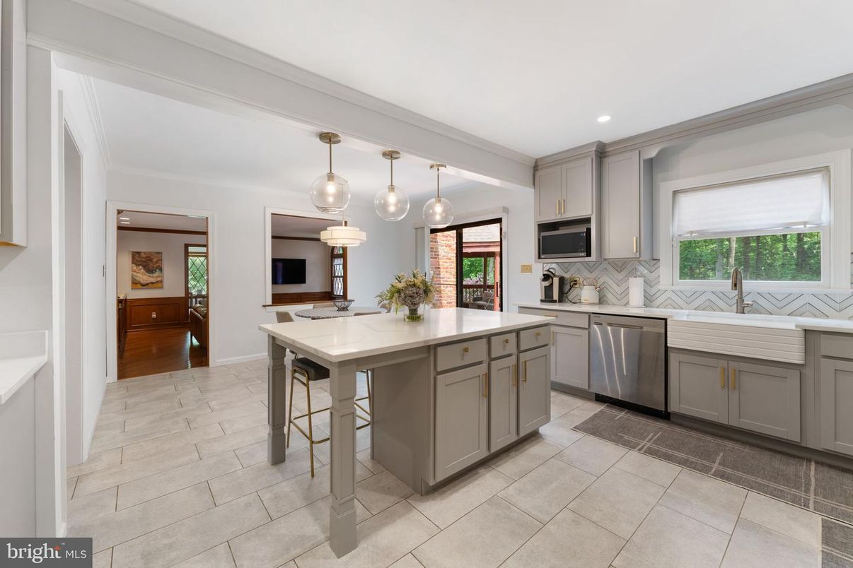 Interior, Kitchen, Pendant Lights, Recessed Lighting, Stainless Steel Appliances