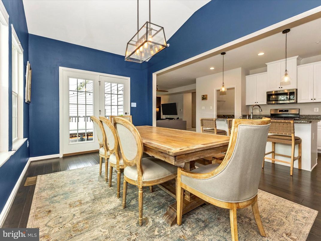 Dining room, Interior, Kitchen, Pendant Lights, Recessed Lighting, Wood Texture Flooring