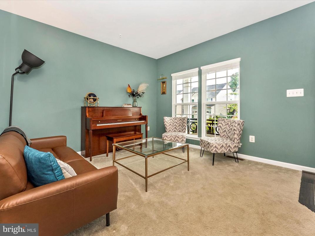 Interior, Living room, Piano