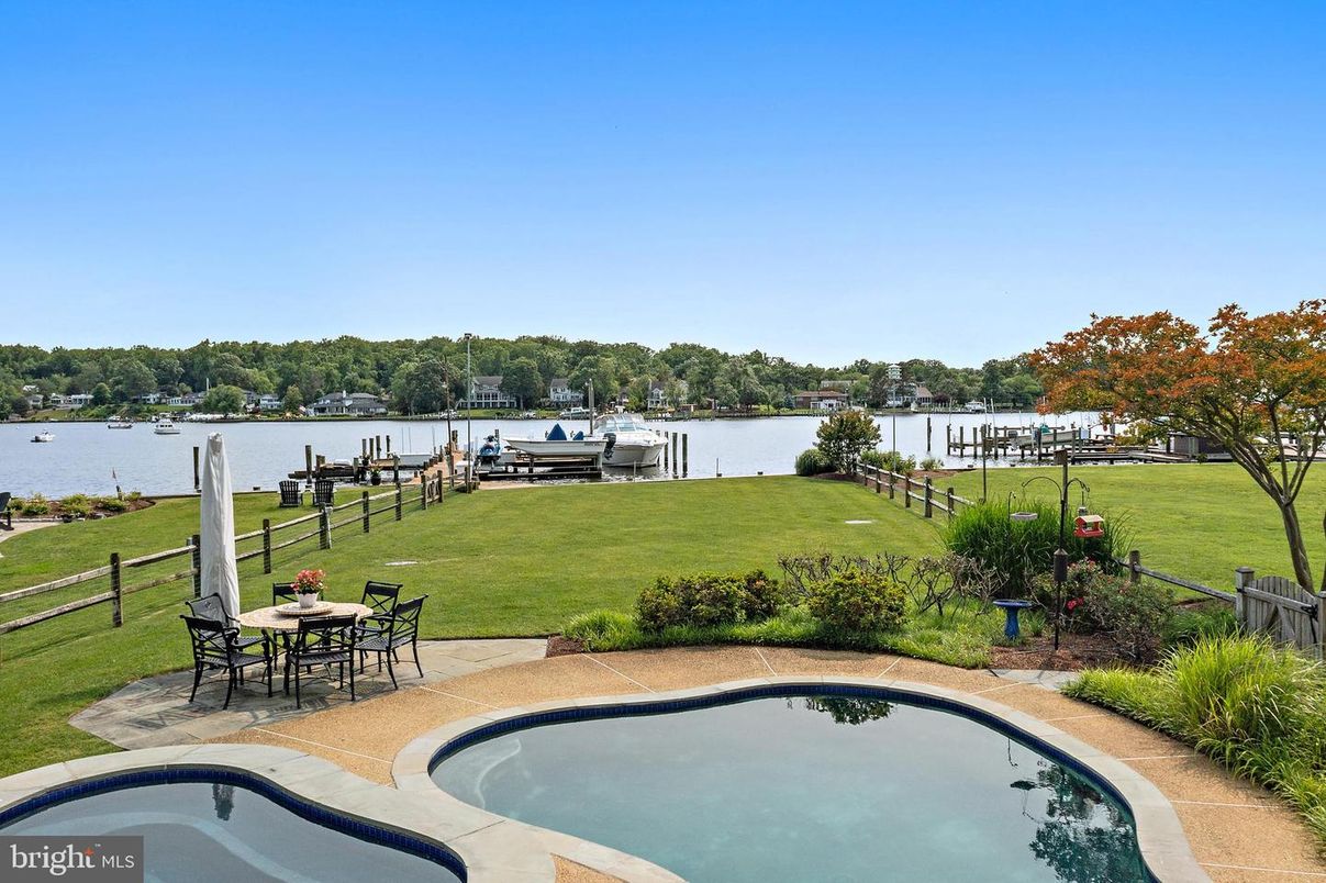 Exterior, Pool, Water