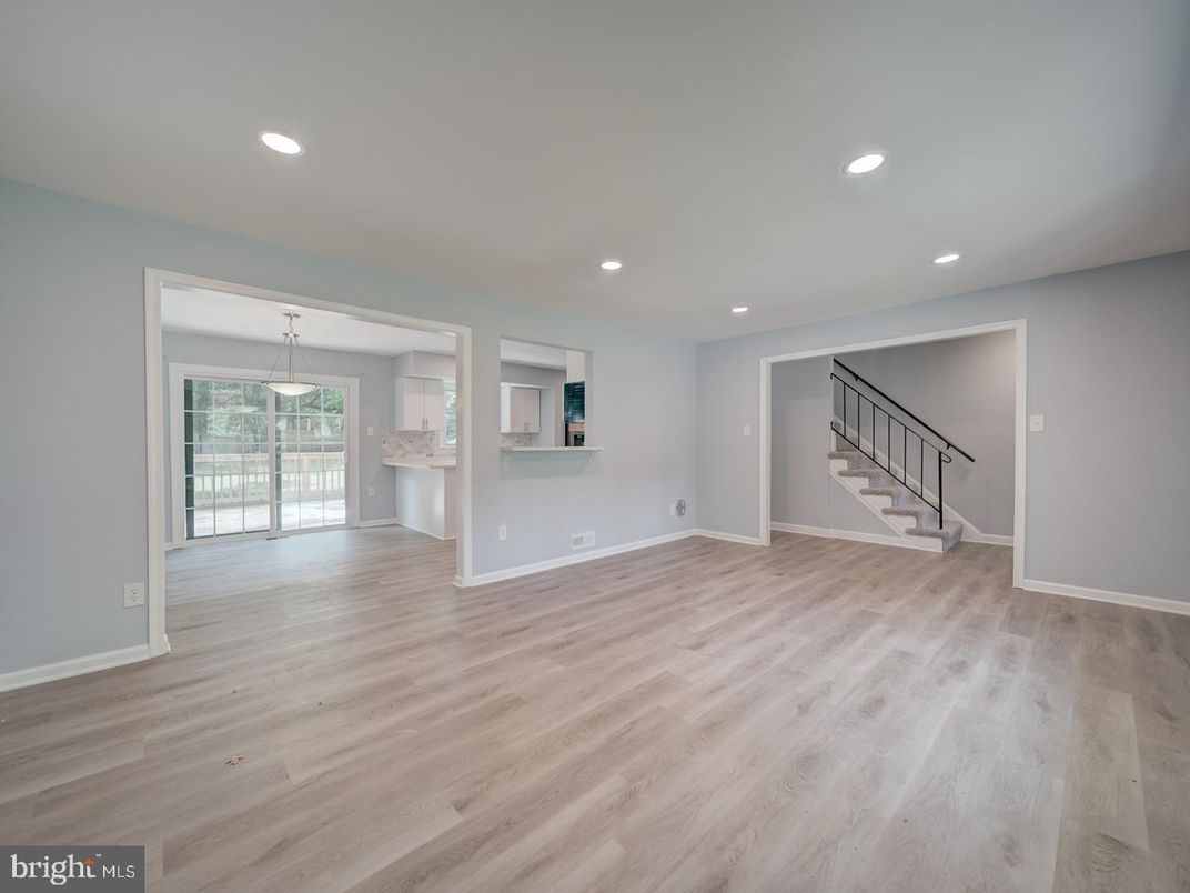 Empty room, Interior, Pendant Lights, Recessed Lighting, Wood Texture Flooring