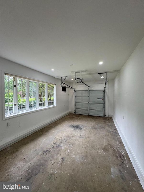 Garage, Interior, Recessed Lighting