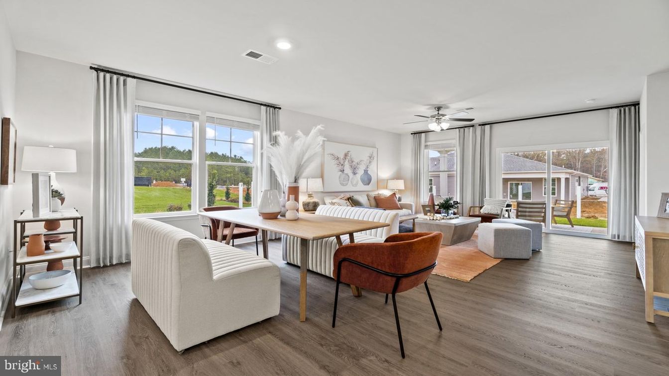 Dining room, Interior, Living room, Recessed Lighting, Wood Texture Flooring