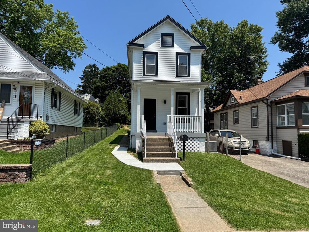 Exterior, Facade, Queen Anne Victorian