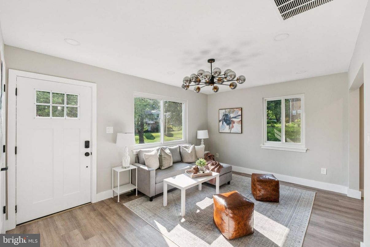 Interior, Living room, Pendant Lights, Wood Texture Flooring
