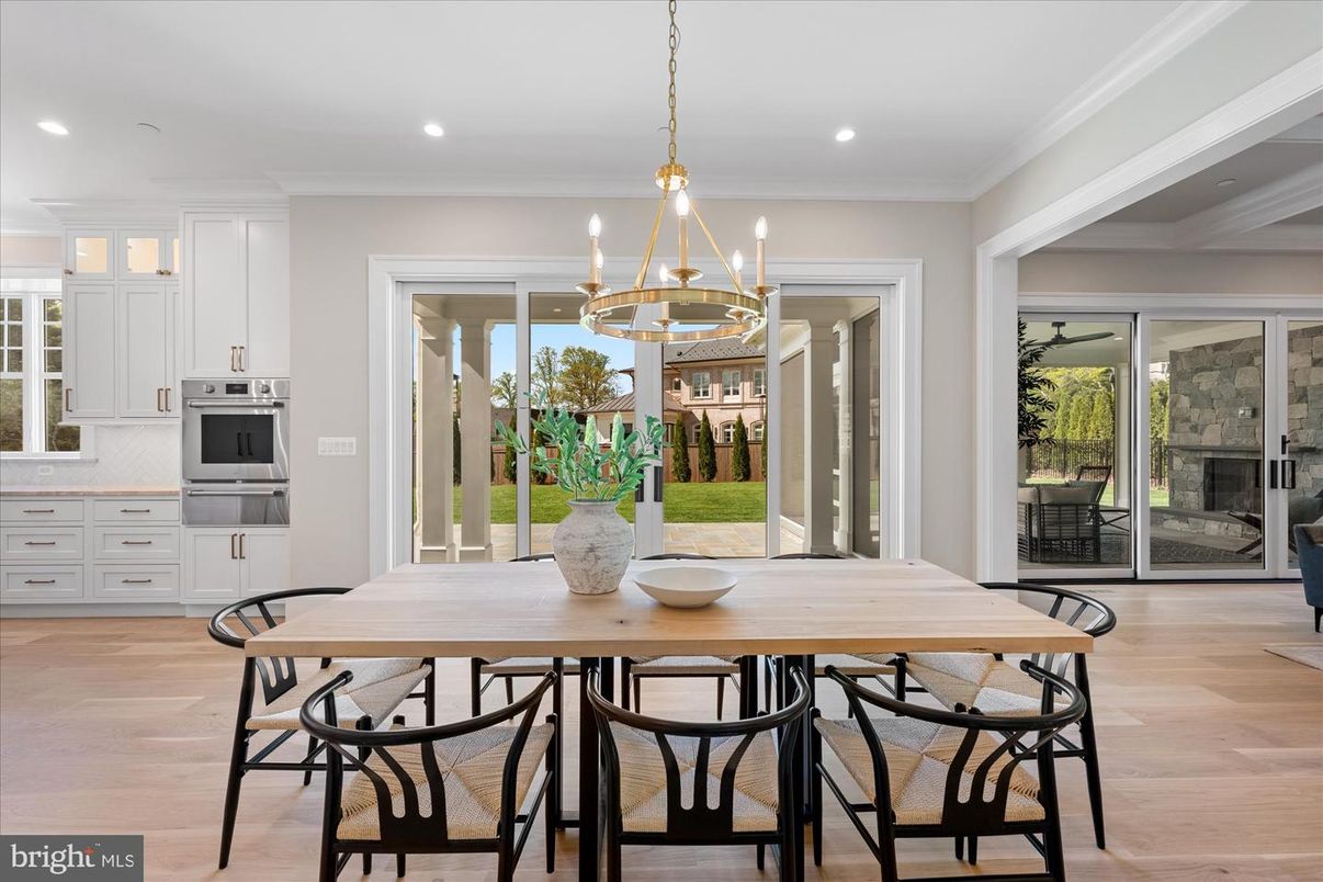 Chandelier, Dining room, Interior, Kitchen, Pendant Lights, Recessed Lighting, Wood Texture Flooring