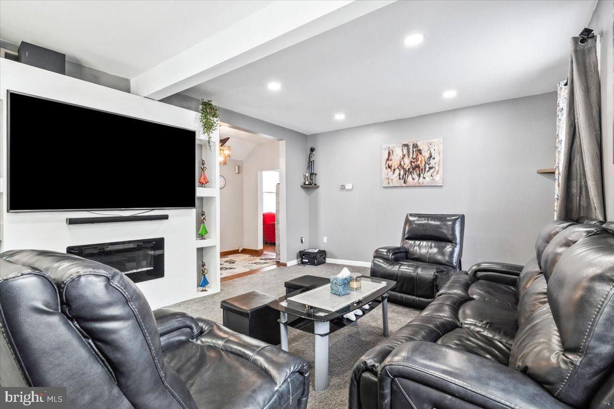 Fireplace, Interior, Living room, Recessed Lighting