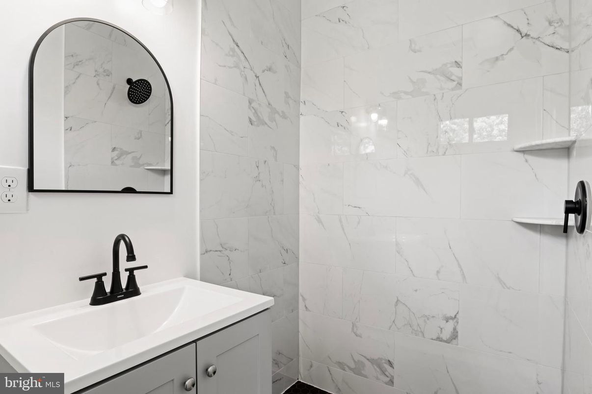 Bathroom, Interior, Marble Walls