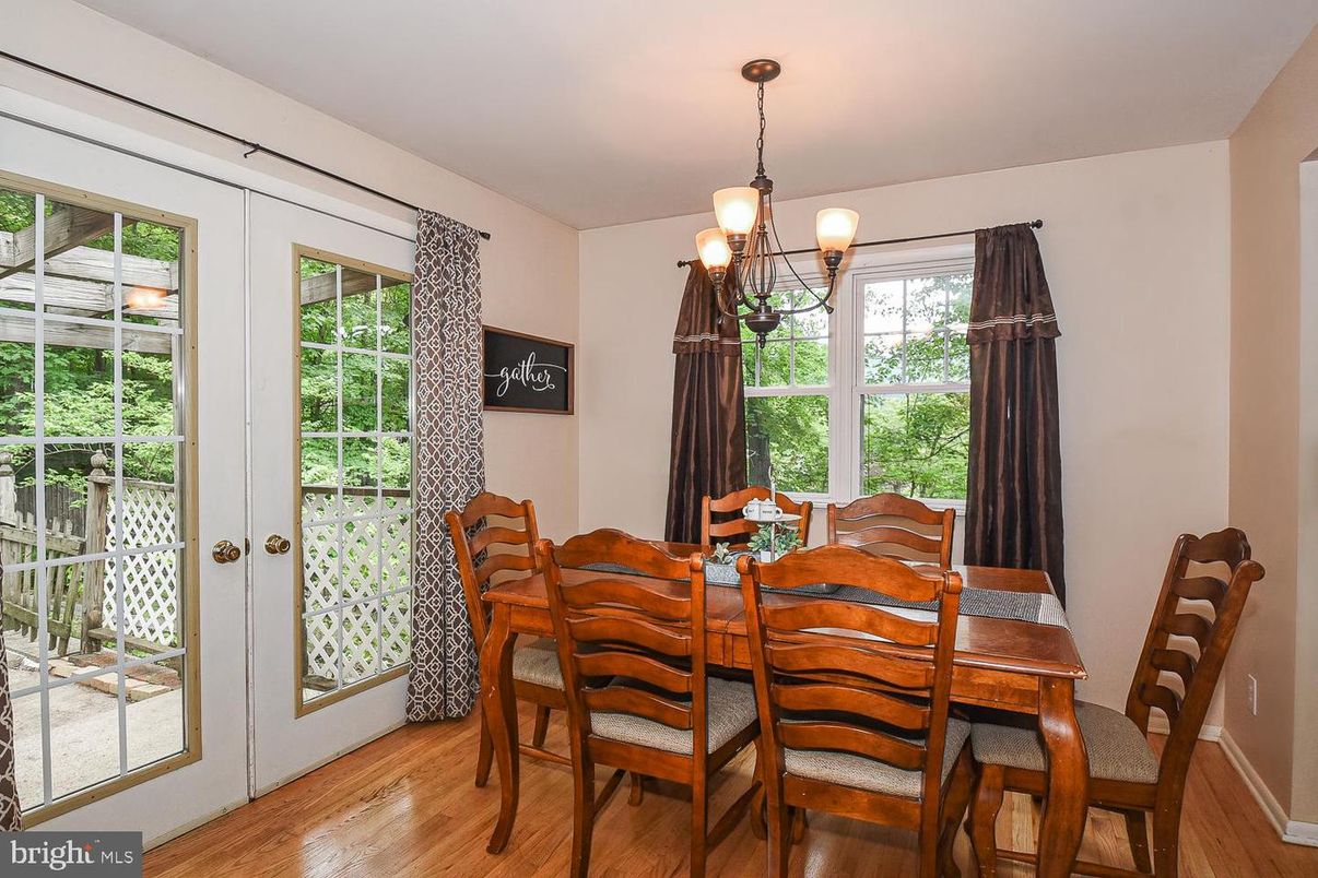 Chandelier, Dining room, Interior, Pendant Lights, Wood Texture Flooring