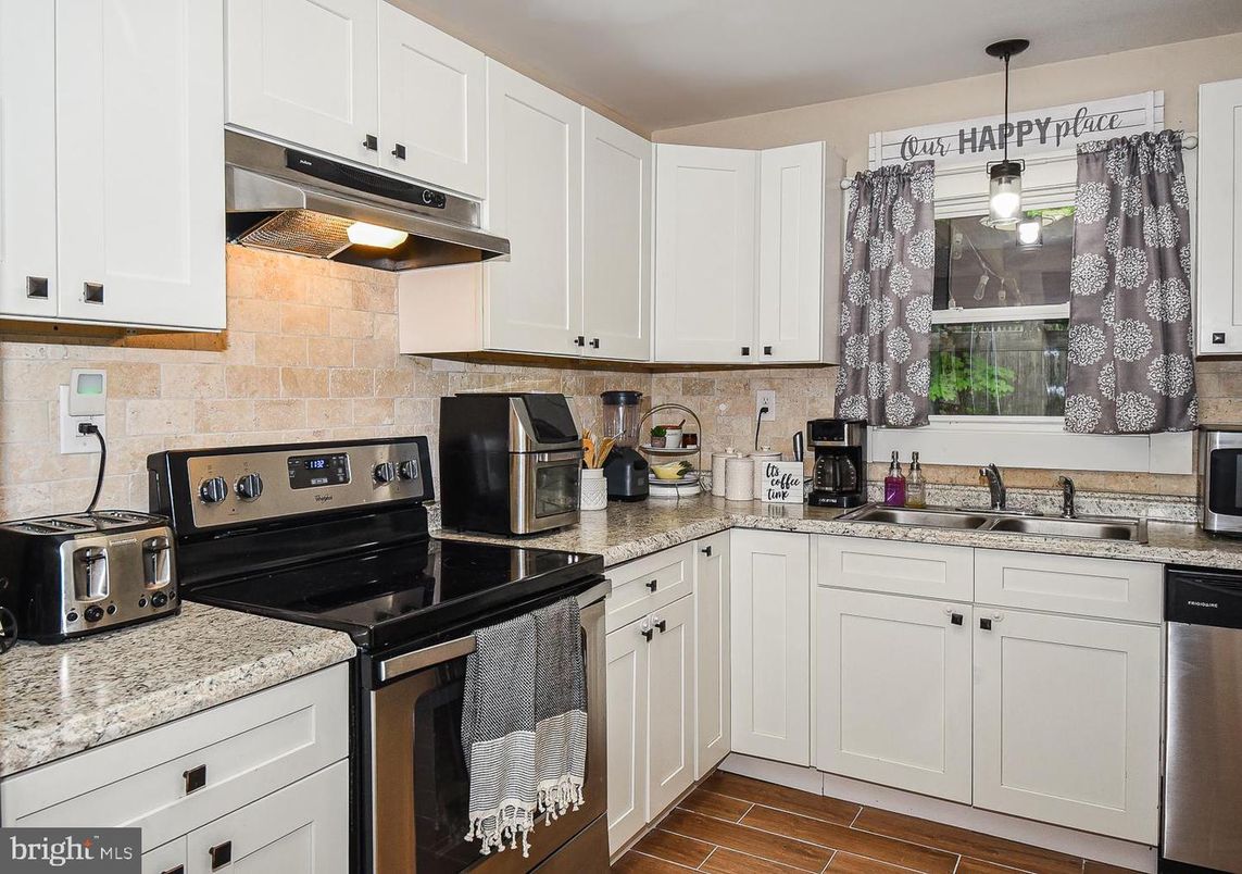 Interior, Kitchen, Pendant Lights, Stainless Steel Appliances, Wood Texture Flooring