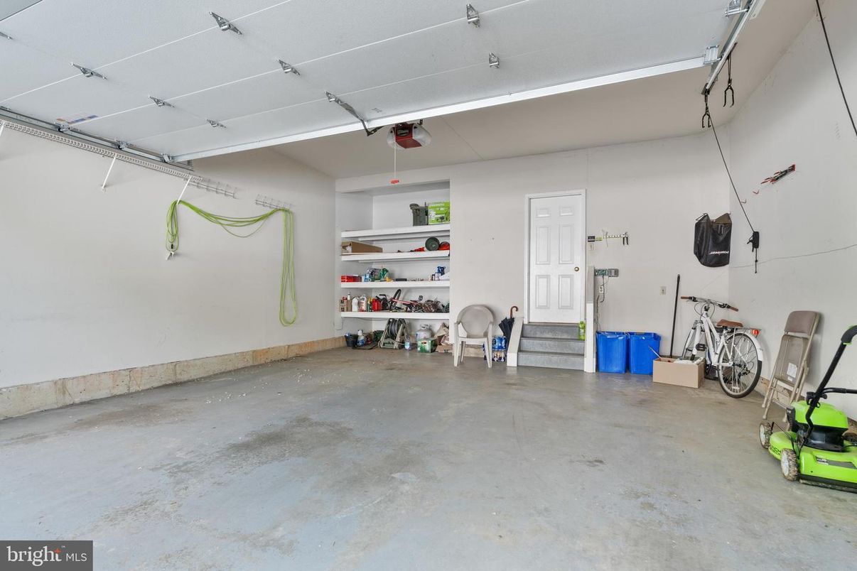Garage, Interior
