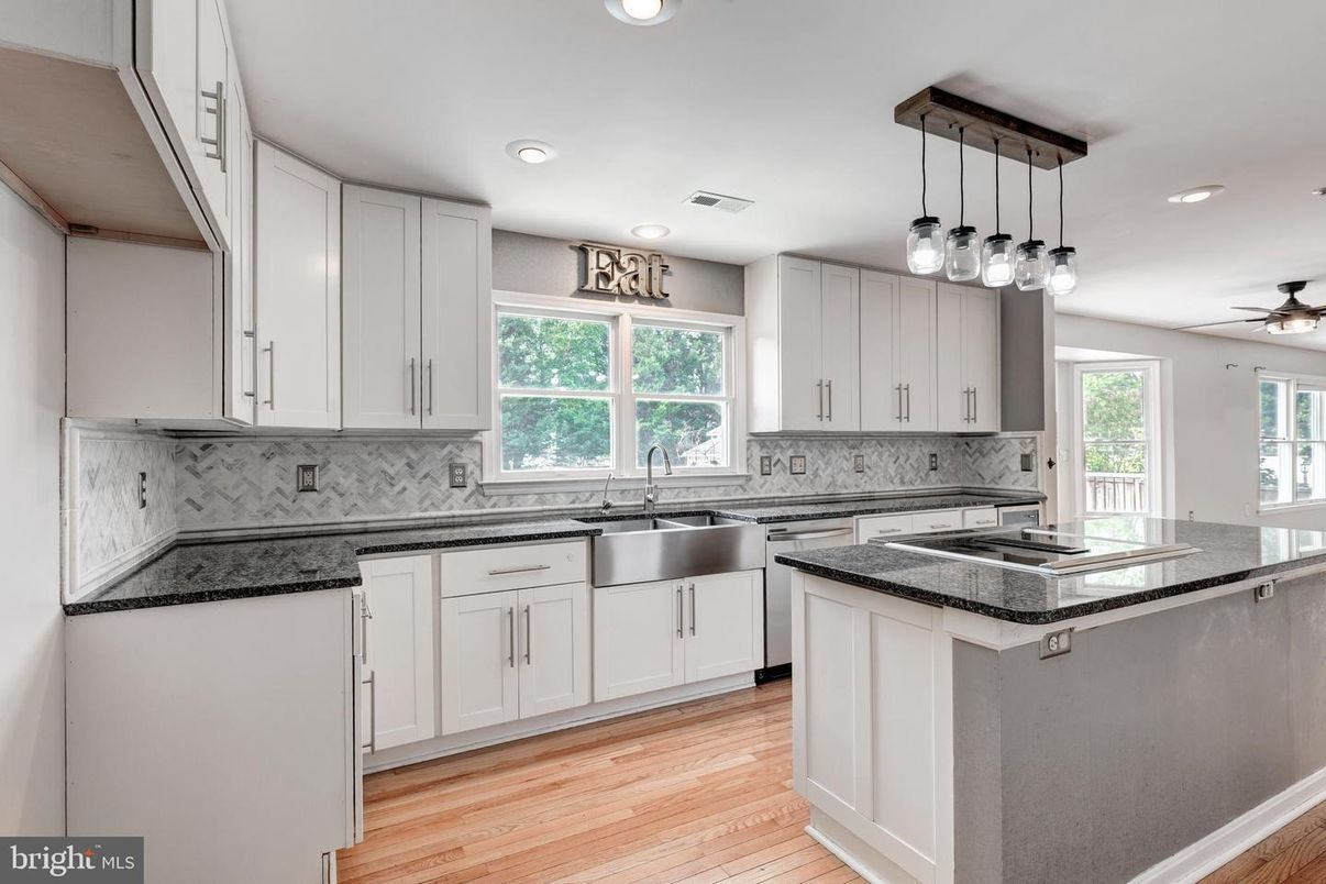 Interior, Kitchen, Pendant Lights, Recessed Lighting, Wood Texture Flooring