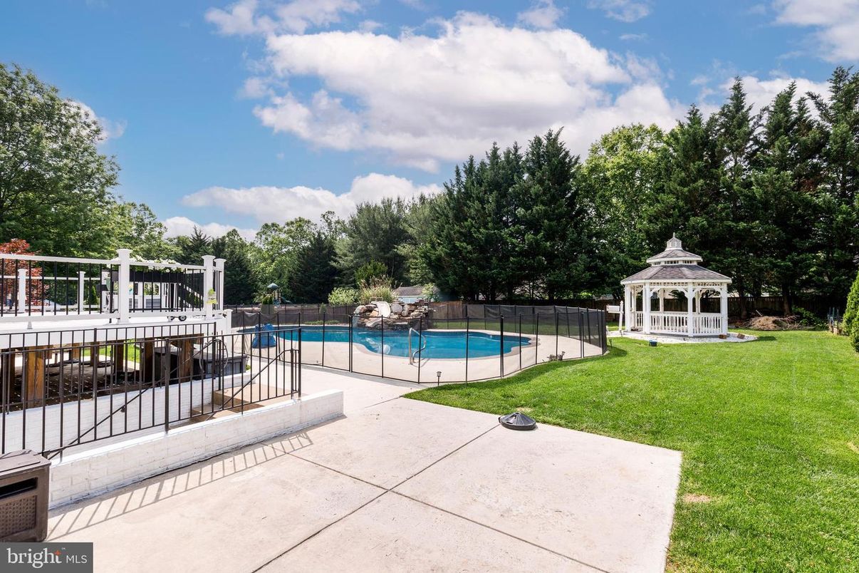 Backyard, Exterior, Pool