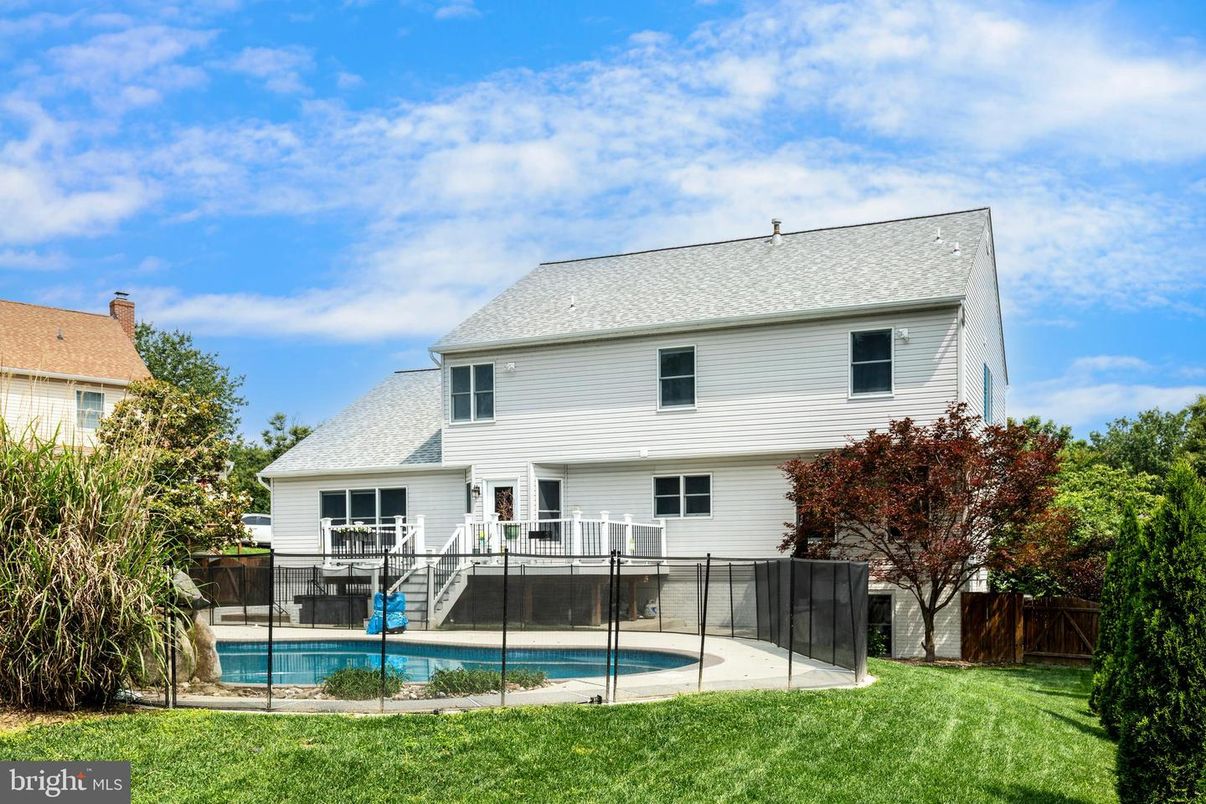 Backyard, Exterior, Pool