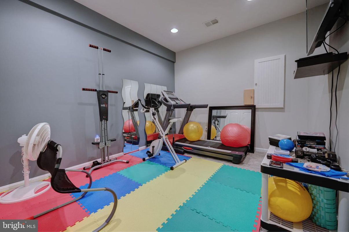 Fitness Equipment, Interior, Recessed Lighting
