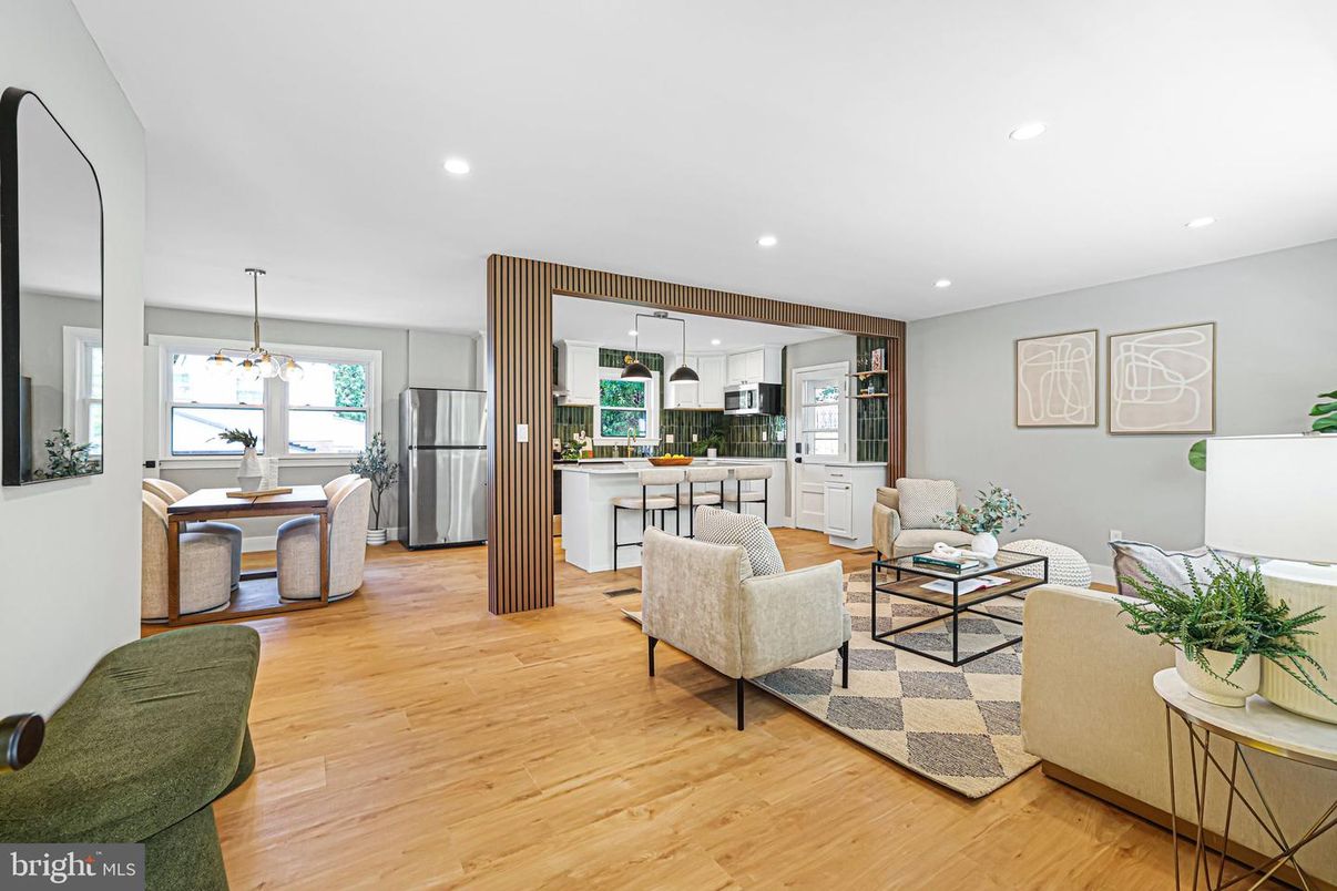 Dining room, Interior, Kitchen, Living room, Pendant Lights, Recessed Lighting, Stainless Steel Appliances, Wood Texture Flooring