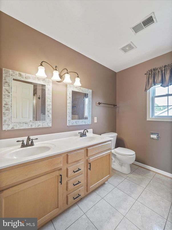 Bathroom, Dual Sink Vanities, Interior