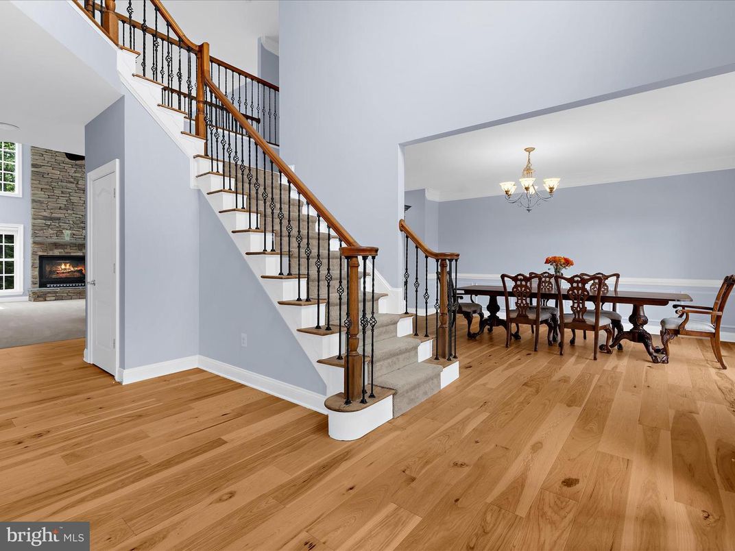 Chandelier, Dining room, Fireplace, Interior, Wood Texture Flooring