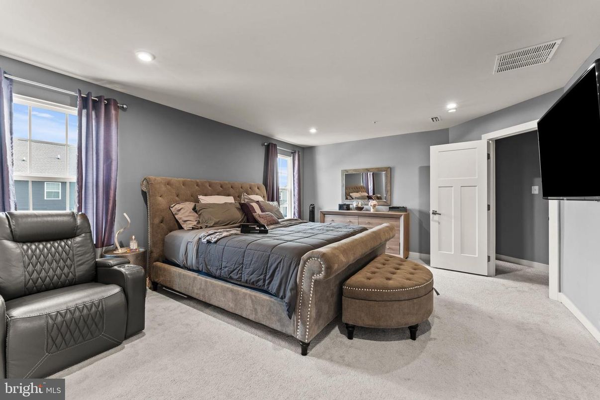 Bedroom, Interior, Recessed Lighting