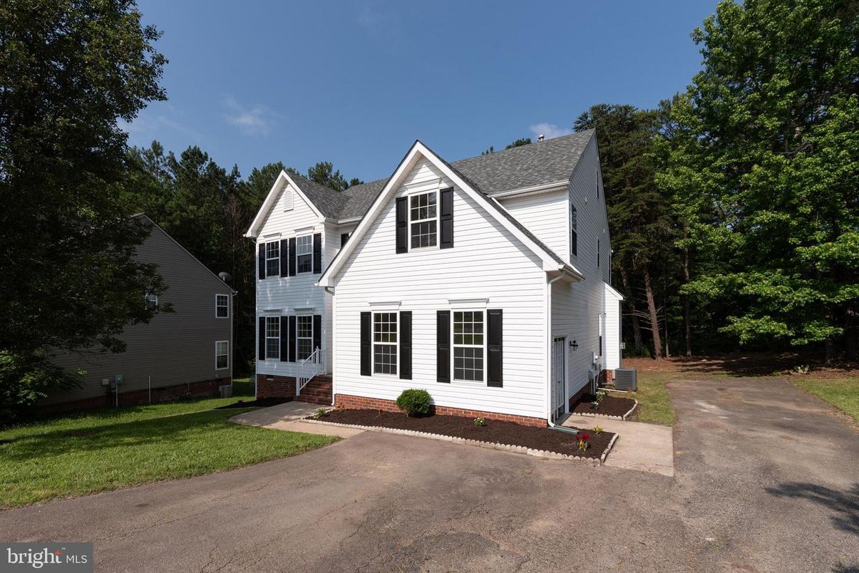 Backyard, Exterior, Facade, Farmhouse