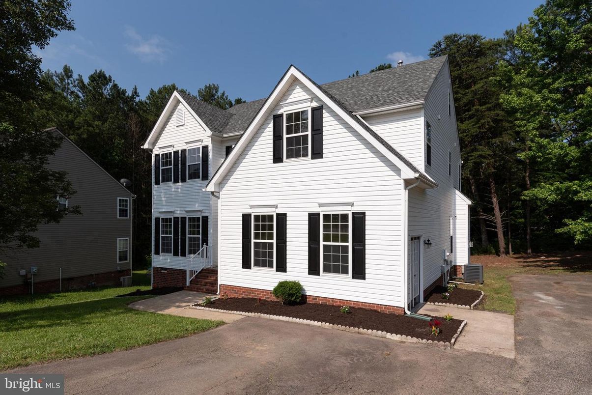Exterior, Facade, Farmhouse