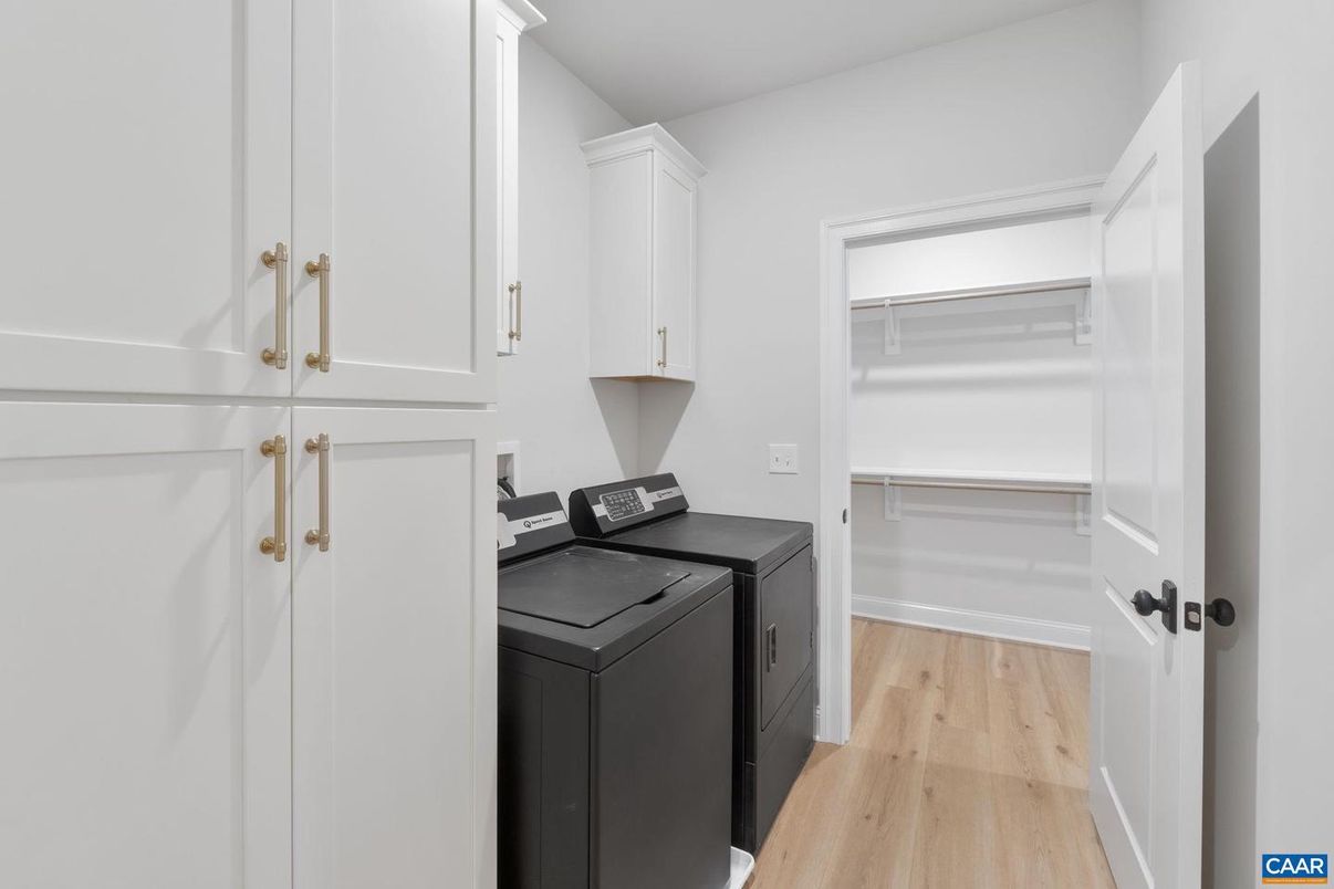 Interior, Washer, Wood Texture Flooring