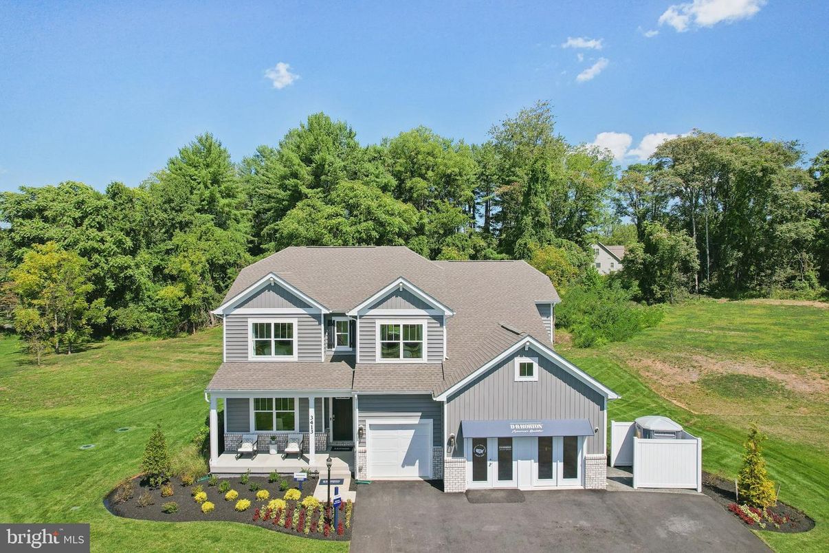 Attached, Backyard, Exterior, Facade, Farmhouse