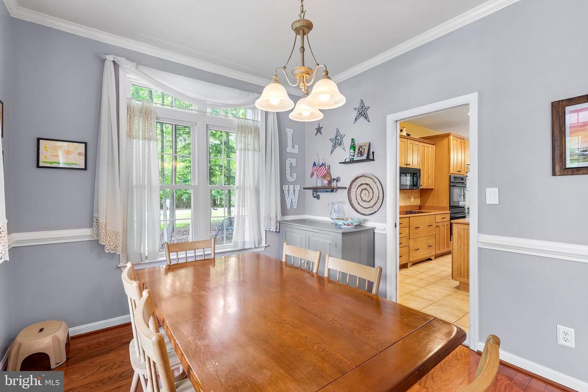 Dining room, Interior, Kitchen, Pendant Lights, Wood Texture Flooring