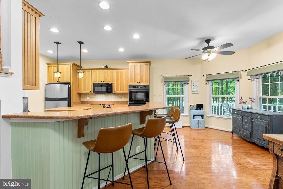 Interior, Kitchen, Pendant Lights, Recessed Lighting, Wood Texture Flooring