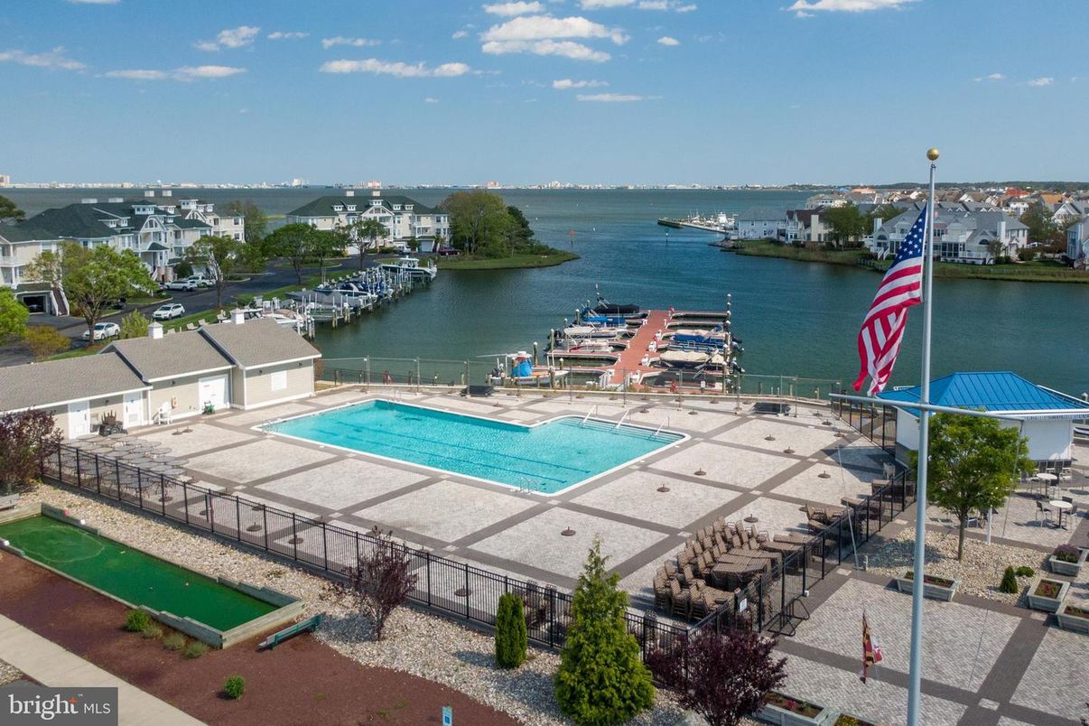 Exterior, Pool, Water
