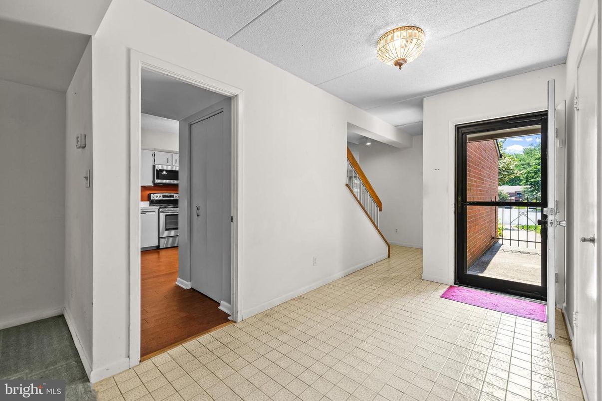 Empty room, Interior, Kitchen, Stainless Steel Appliances, Wood Texture Flooring