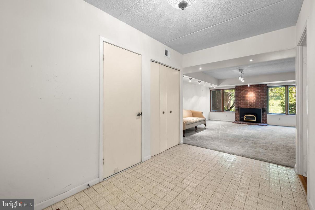 Empty room, Fireplace, Interior, Recessed Lighting