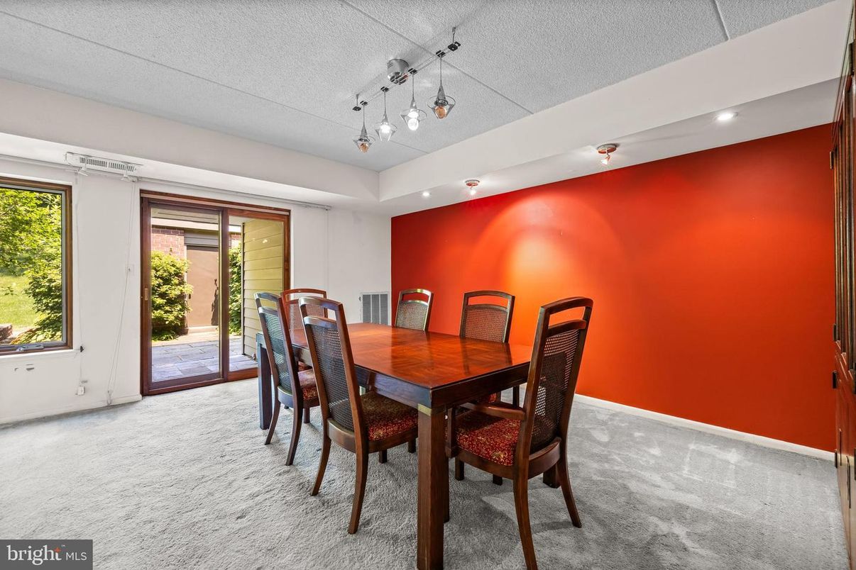 Dining room, Interior, Pendant Lights, Recessed Lighting
