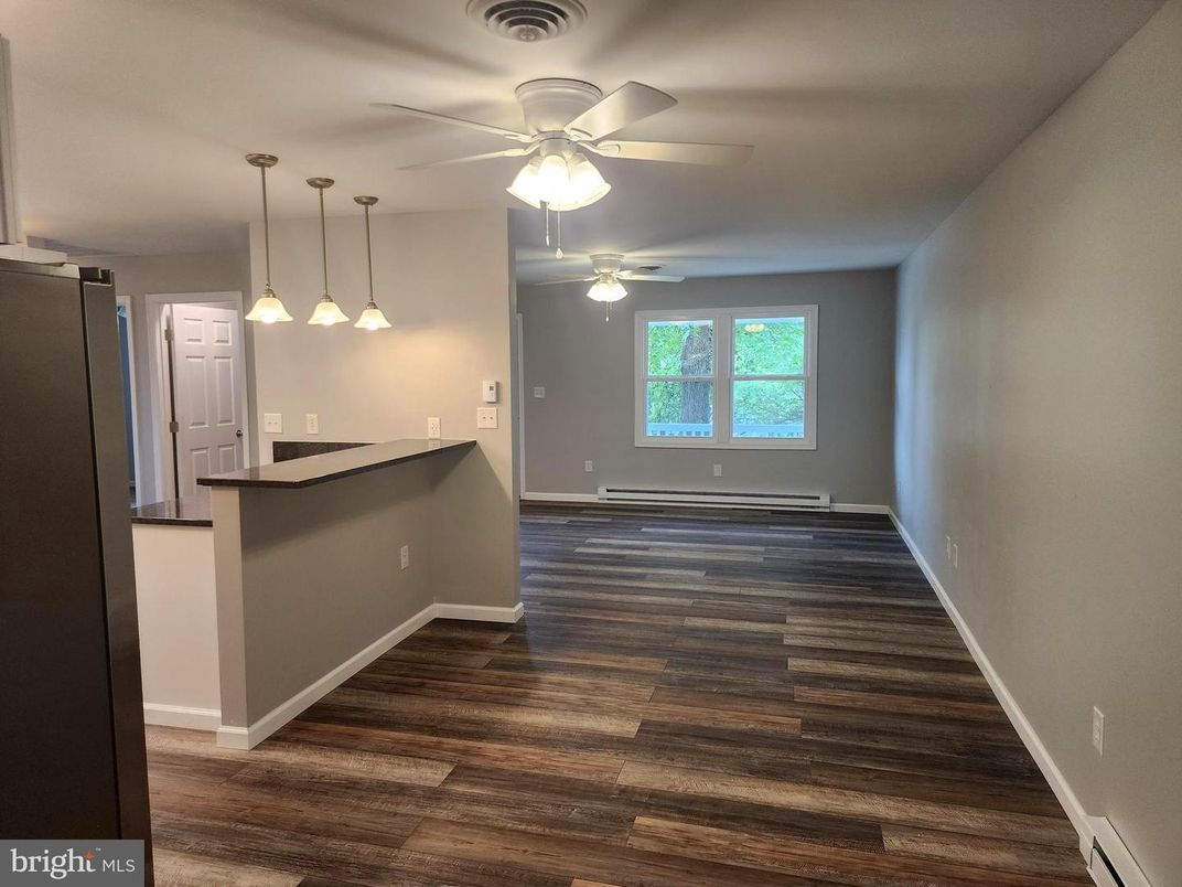 Interior, Pendant Lights, Wood Texture Flooring