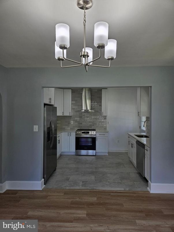 Chandelier, Interior, Kitchen, Stainless Steel Appliances, Wood Texture Flooring