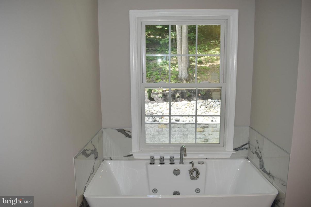 Bathroom, Free Standing Baths, Interior, Marble Walls