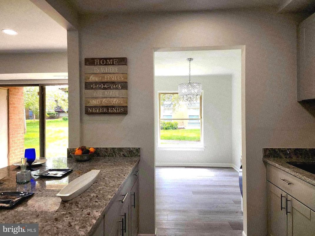 Interior, Pendant Lights, Recessed Lighting, Wood Texture Flooring