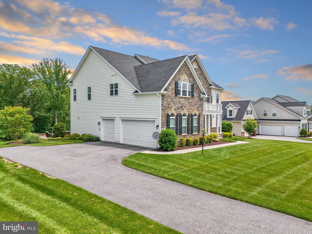 Attached, Backyard, Exterior, Facade, Brick Facade, Farmhouse