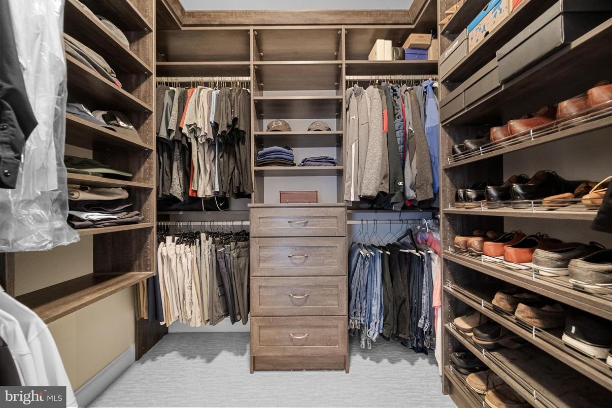 Interior, Walk-in Closets
