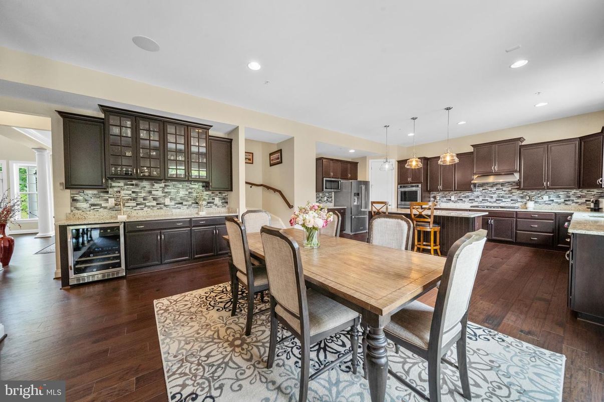 Dining room, Interior, Kitchen, Pendant Lights, Recessed Lighting, Wood Texture Flooring