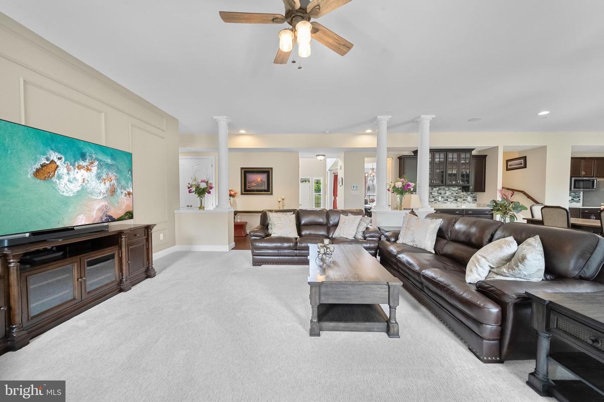 Dining room, Interior, Living room, Recessed Lighting