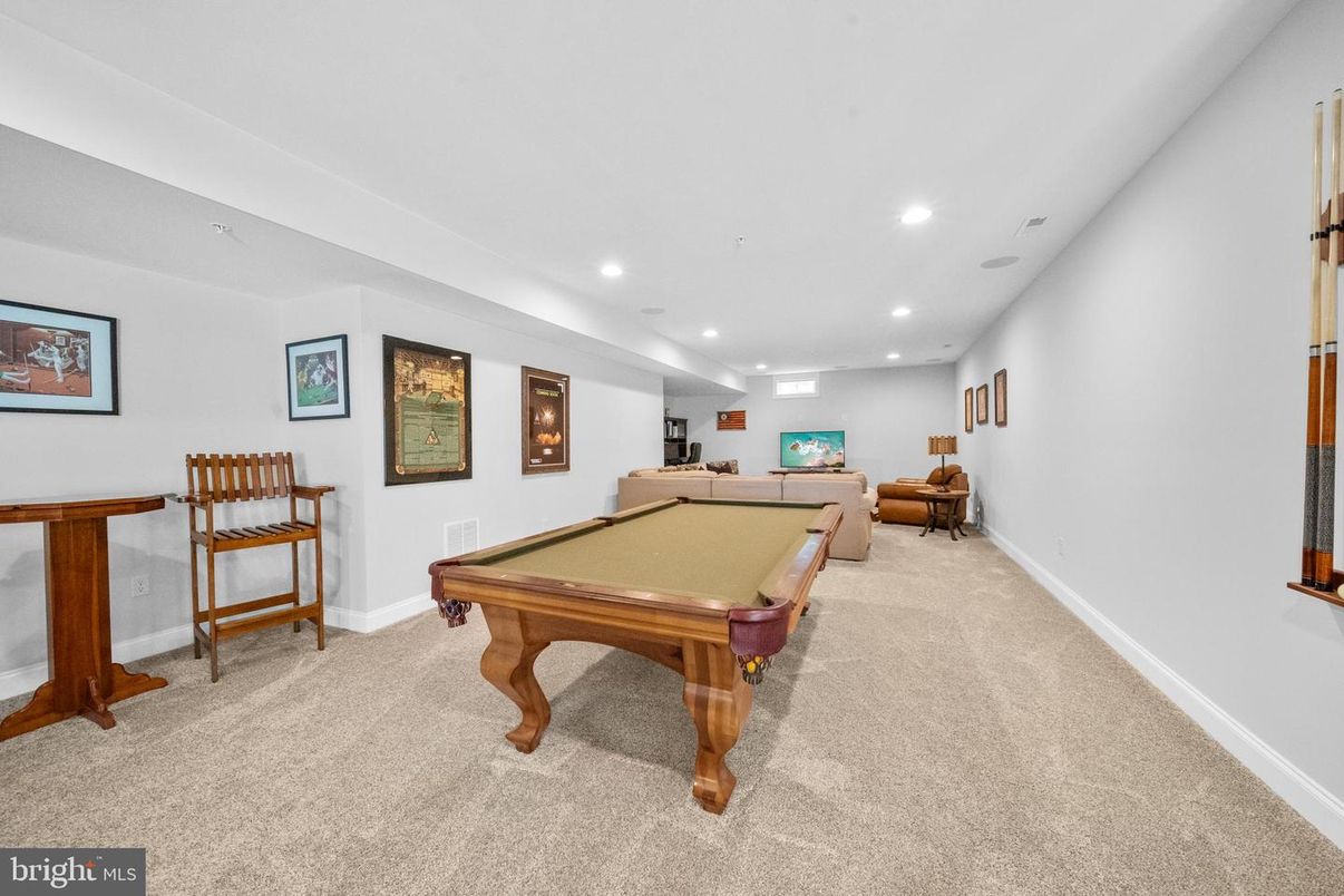 Billiard Table, Game Room, Interior, Recessed Lighting