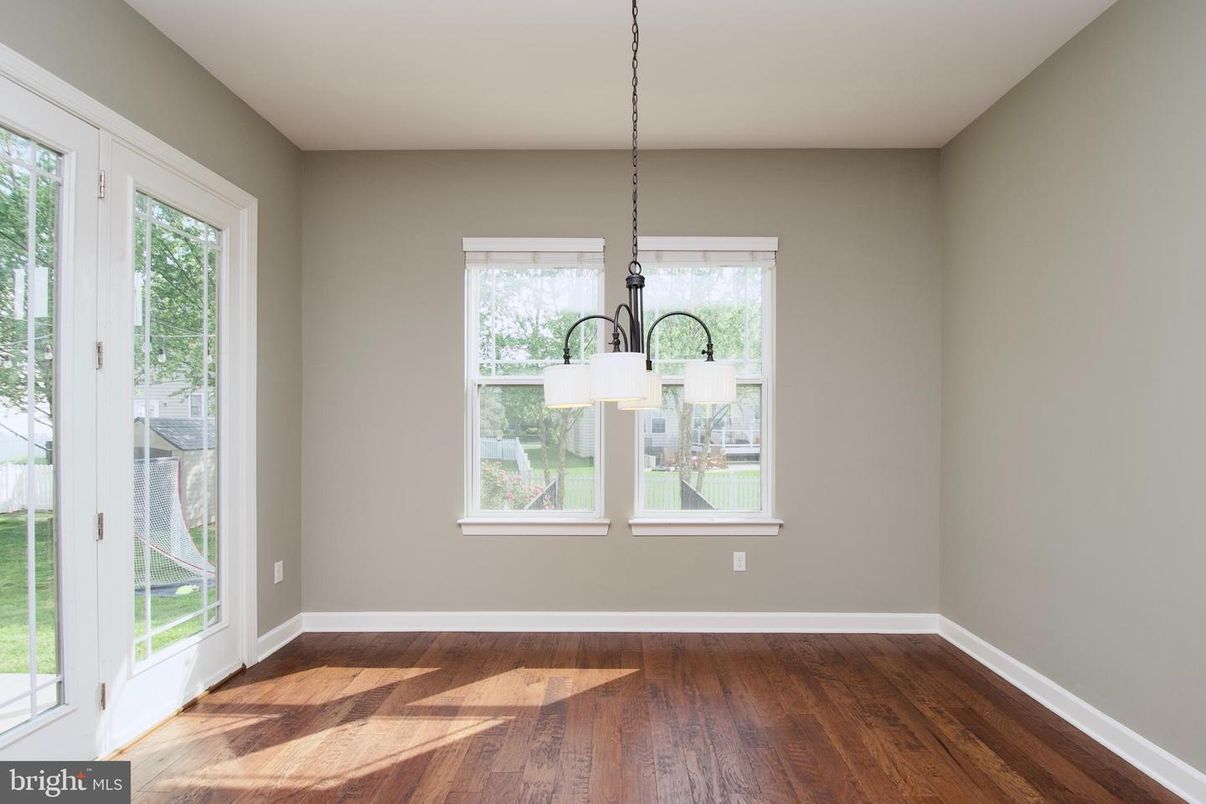 Chandelier, Empty room, Interior, Pendant Lights, Wood Texture Flooring