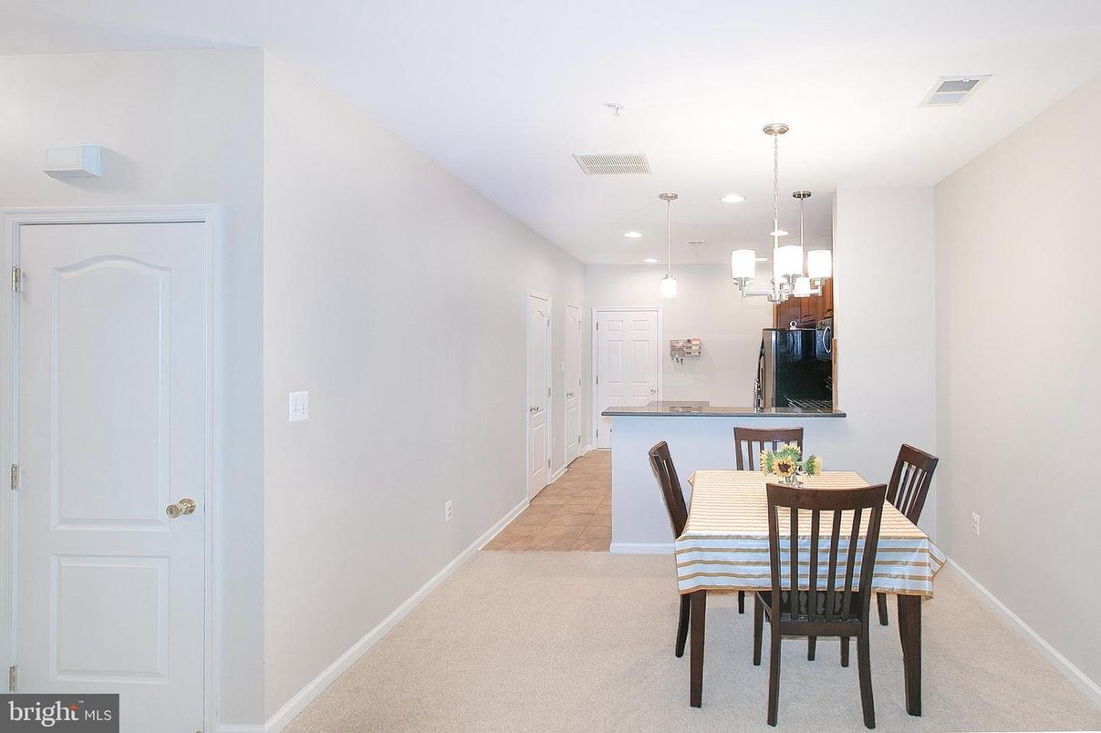 Dining room, Interior, Kitchen, Pendant Lights, Recessed Lighting, Wood Texture Flooring
