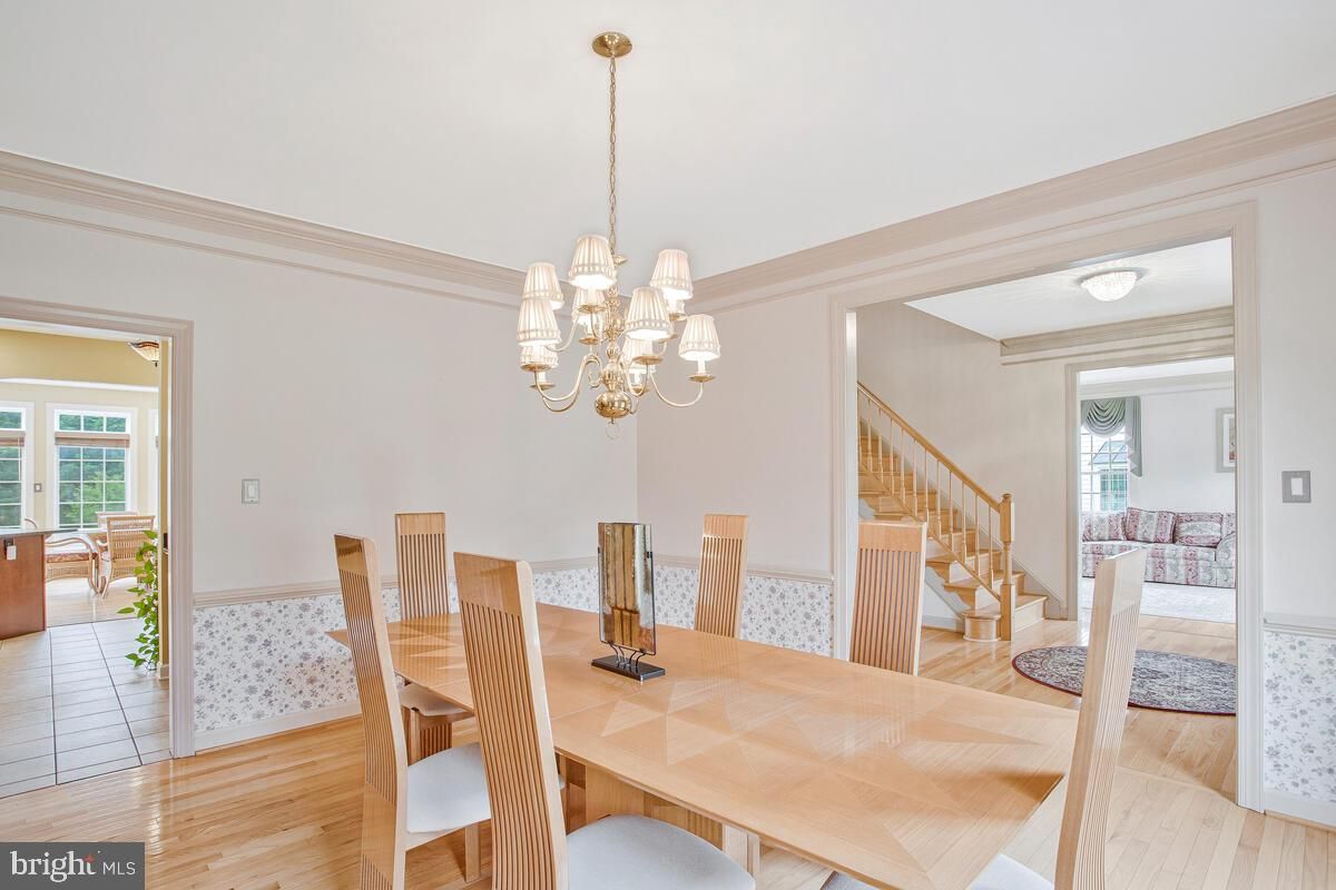 Chandelier, Dining room, Interior, Wood Texture Flooring