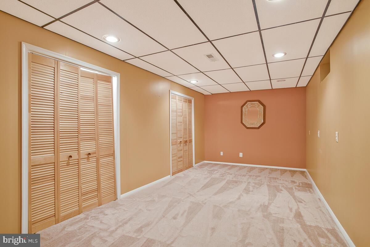 Empty room, Interior, Recessed Lighting